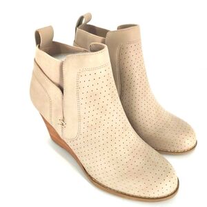 DV by Dolce Vita Beige Gerdy Bootie Women's, Size 10